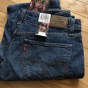 Juniors Levi’s jeans